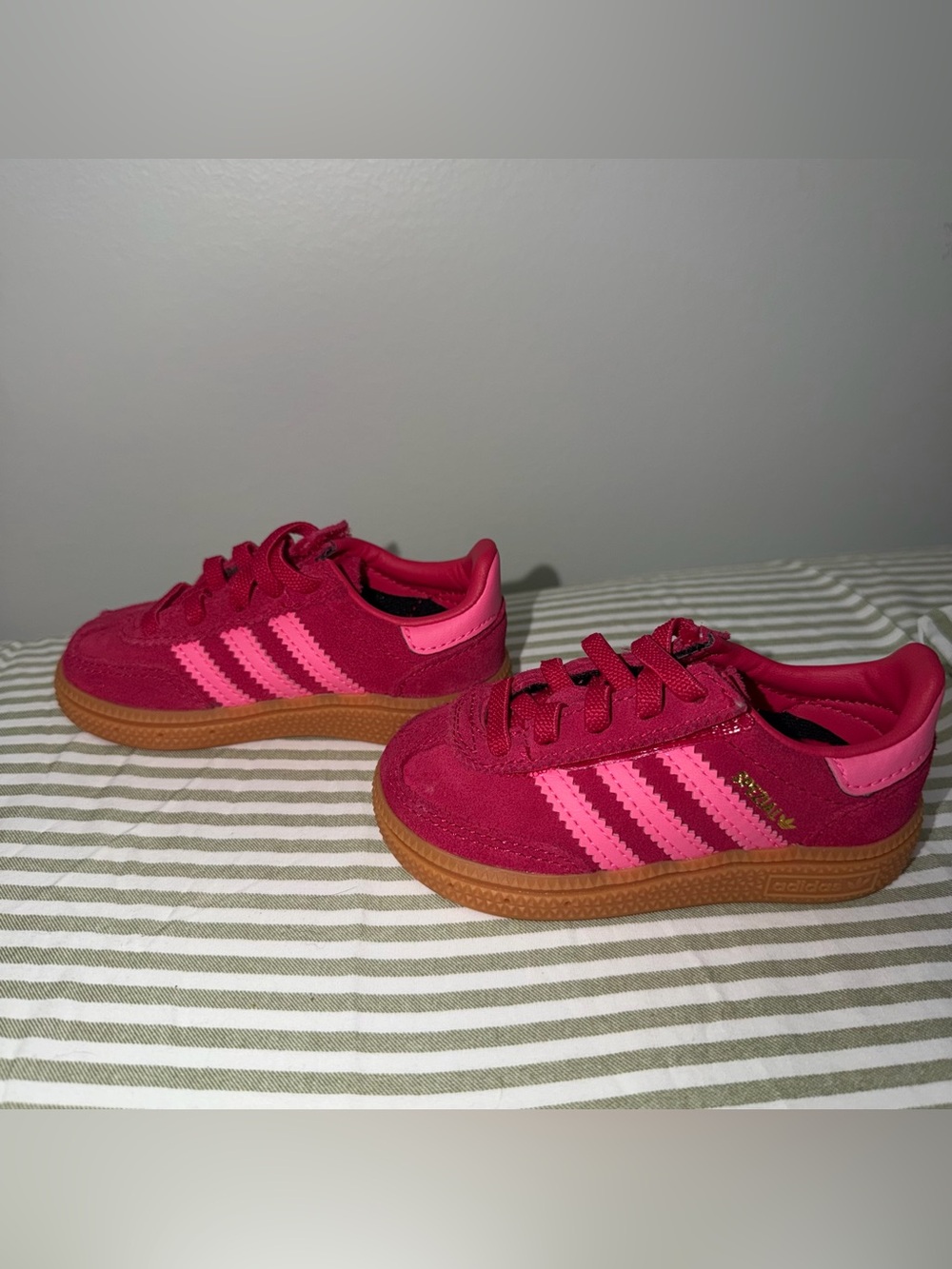 Adidas Toddler Girl Originals Handball Spezial Ruby Red/Lucid Pink Shoes Size 5 - Picture 1 of 8